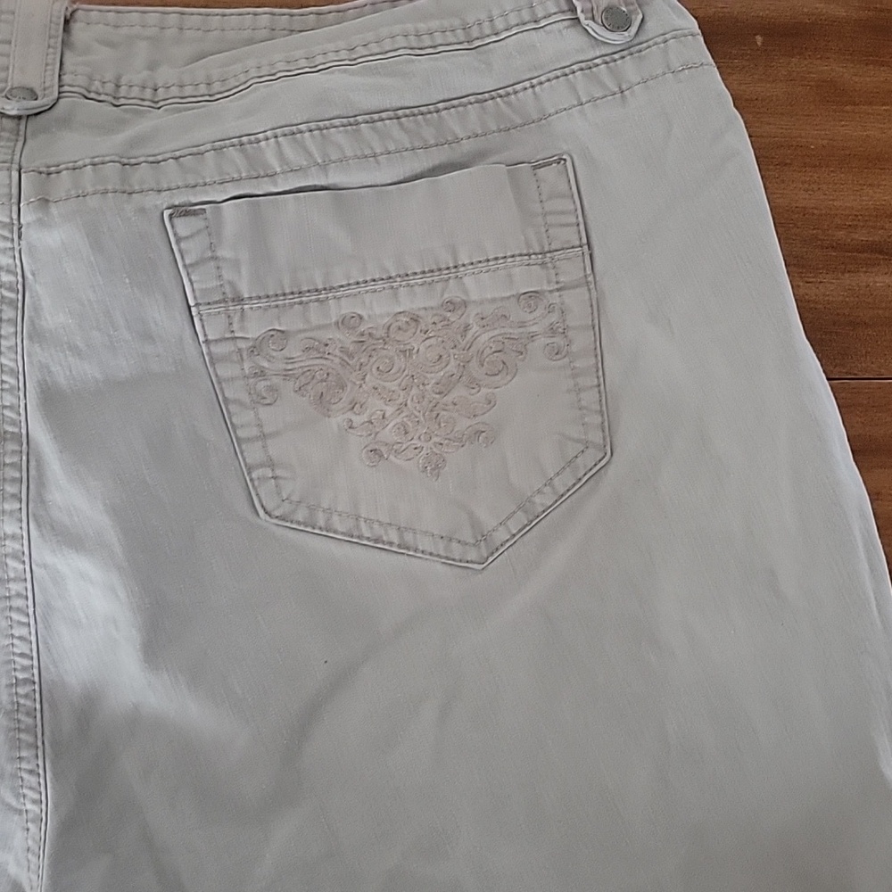 Capri pants - Picture 2 of 4